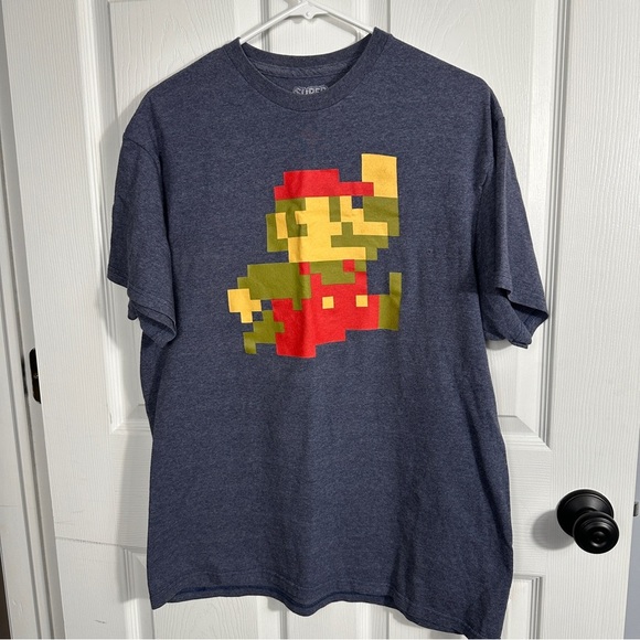 Super Mario tee shirt, size large, cotton/poly blend - Picture 1 of 5